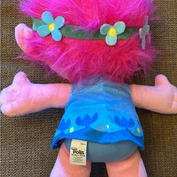 Universal Studios Trolls World Tour Queen Poppy 23” plush - Picture 6 of 6